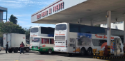 Falta de combustible disminuye las salidas de flotas y sube precio del pasaje