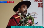 Ministro Ruiz: Gobierno entrega equipamiento para fortalecer el trabajo de los bomberos en Tarija