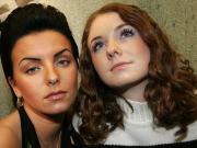 ¿Vuelve t.A.T.u. a Argentina? La historia detrás del dúo ruso que engañó al mundo con su falso romance lésbico