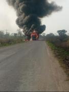 Bus en llamas cerca de El Puente