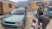 Tres personas fueron aprehendidas por robo en Sacaba; cometían los delitos desde un auto verde