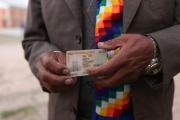 Más de 7,5 millones de bolivianos votan en elecciones cruciales