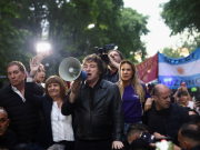 Milei prepara el cierre de su campaña con foco en el voto “anti K”