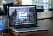 Potenciá tu currículum vitae cuidando tus redes sociales: cómo lograr que te encuentren
