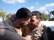 Jaulas, túneles y fosas: familiares de ex rehenes de Hamas en Gaza cuentan su duro cautiverio