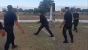 Suspendieron al policía que sacó su arma durante un partido en Colonia Santa Rosa