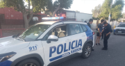 Un joven caminaba hacia el gimnasio y fue sorprendido por dos sujetos que le robaron el celular