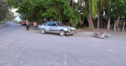 Un motociclista sufrió graves heridas tras chocar con un auto