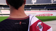 Un equipo de Europa presentó una camiseta inspirada en River