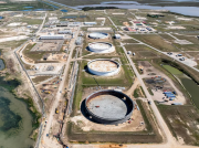 Caen reservas de petróleo en EE UU por mayor demanda de refinerías