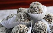 Bombones de coco y cacao sin azúcar: la receta fácil de hacer e ideal para calmar los antojos dulces