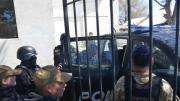 Amigos del joven baleado atacaron dos comisarías y declaró el detenido