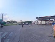 Ante escasez de diésel, transportistas bloquean ingreso a surtidores