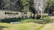 Tensión en un country de La Plata: un hombre golpeó a la pareja y se encerró con un bebé en un cuarto