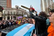 Micros desde CABA y varios oradores: cómo será el cierre de campaña de LLA en Rosario