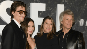 Emotivas palabras de Jon Bon Jovi sobre su nieta, la hija adoptiva de Jake y Millie Bobby Brown