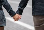 Intentó viajar a Argentina con su novia menor de edad