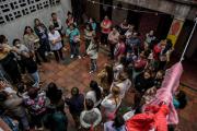 Mujeres que acompañan desde el otro lado de las rejas: las familias viven una condena paralela