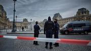 Robo millonario en el museo del Louvre: una empleada de seguridad reveló detalles inéditos del hecho