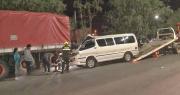 Dos heridos tras el choque de un minibús contra la parte trasera de un camión que hacía fila por combustible