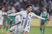 Liga golea al Palmeiras y pone un pie en la final