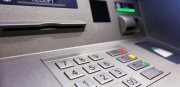 Banco venezolano se convierte en el primero en lanzar una tarjeta de débito Mastercard Dual: estas son sus funciones