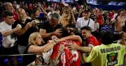 De San Juan a la final: el tierno abrazo de Francisco Álvarez con su familia y el romántico posteo de su novia tras la clasificación