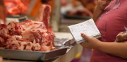 Se dispara el precio de las carnes y los vecinos limitan las compras