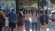 La confianza de los consumidores mejoró en octubre en la previa electoral