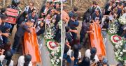 Video: un delivery llevó flores a un funeral, pero terminó de la peor manera
