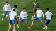 Real Madrid y Barcelona definen los equipos para el clásico