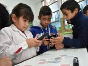 5 razones a favor y 7 en contra de que los niños tengan un ‘smartphone’