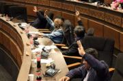 Luis Arce reprocha tardío tratamiento de 10 créditos