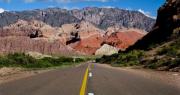 La ruta nacional más linda de todas: tiene paisajes naturales entre las montañas con pueblitos, bodegas y viñedos