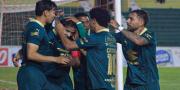 Bolívar golea a Independiente y acecha al líder del grupo A