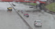 Un taxista murió en pleno temporal mientras manejaba bajo la intensa tormenta