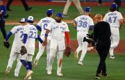 Serie Mundial: Azulejos arrollaron a los Dodgers en el primer juego