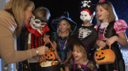 Dulce o truco con hora límite: este estado de EEUU revela los horarios oficiales para pedir dulces en Halloween