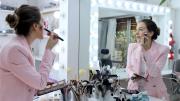 A través del maquillaje, Noel Apis devuelve las sonrisas a pacientes con cáncer
