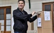 Kicillof destacó que se vota con normalidad y advirtió: “Es una elección crítica