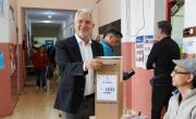 VIDEO.- Alak votó en Gonnet y destacó la buena convivencia entre las distintas fuerzas políticas