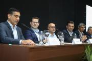 Paz viajará a EEUU para gestionar ayuda ante crisis del combustible