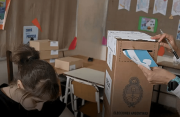 Comienza votación de legislativas cruciales en Argentina