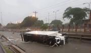 Santa Cruz amanece en medio de una intensa lluvia, con calles y avenidas colapsadas