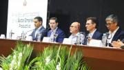 PAZ DA GARANTÍAS A EMPRESARIOS Y LLAMA A REUNIÓN INTERNACIONAL EL 7 DE NOVIEMBRE