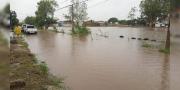 Torrencial lluvia en Santa Cruz de la Sierra provoca 10 emergencias por inundación de viviendas y colapso del techo de un hospital