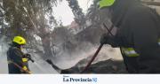 Voraz incendio frente a la Casa de Gobierno: aguardan pericias e investigan el origen
