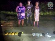 Hallan a dos pasajeras de un bus con diez paquetes de droga adheridos al cuerpo