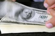 El dólar oficial registró una baja en la cotización tras el triunfo electoral de Milei