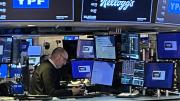 Euforia en los mercados: se desplomó el dólar y el riesgo país cayó casi 400 puntos